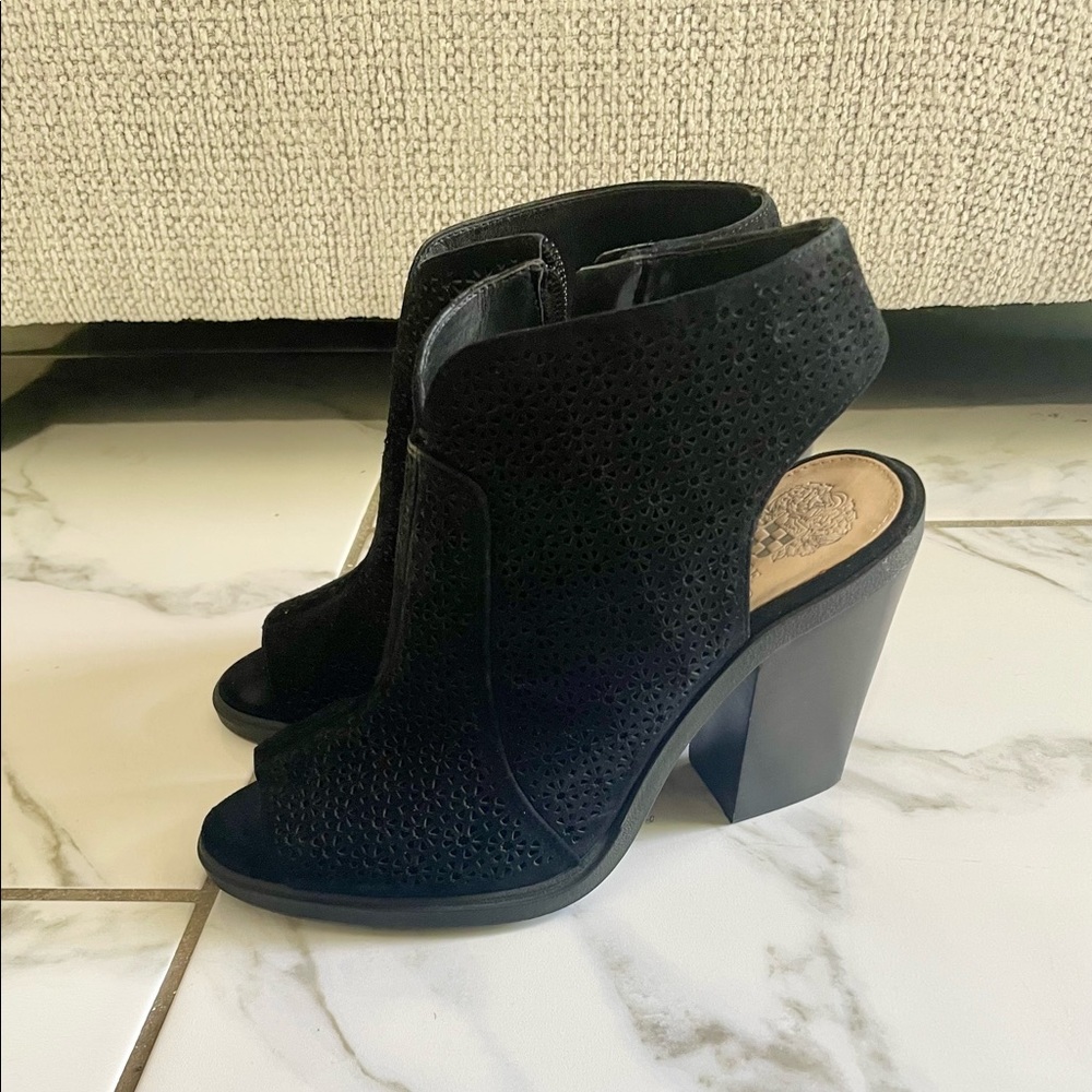 Vince Camuto Lavette Black Heels